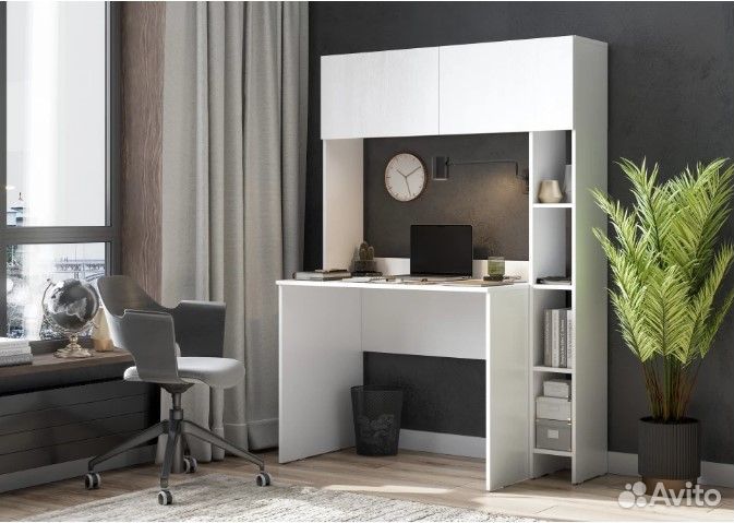 Стол письменный для школьника / Стол в наличии