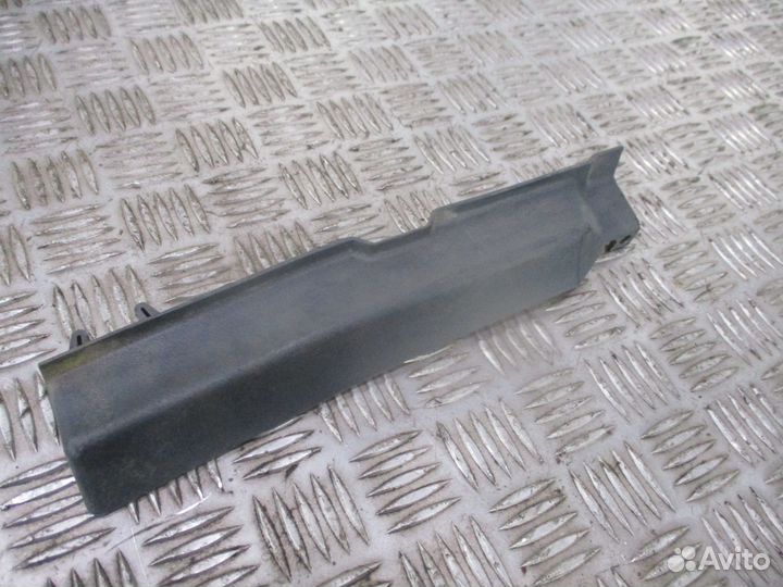 Накладка стойки лобового стекла правая MAN 8162430