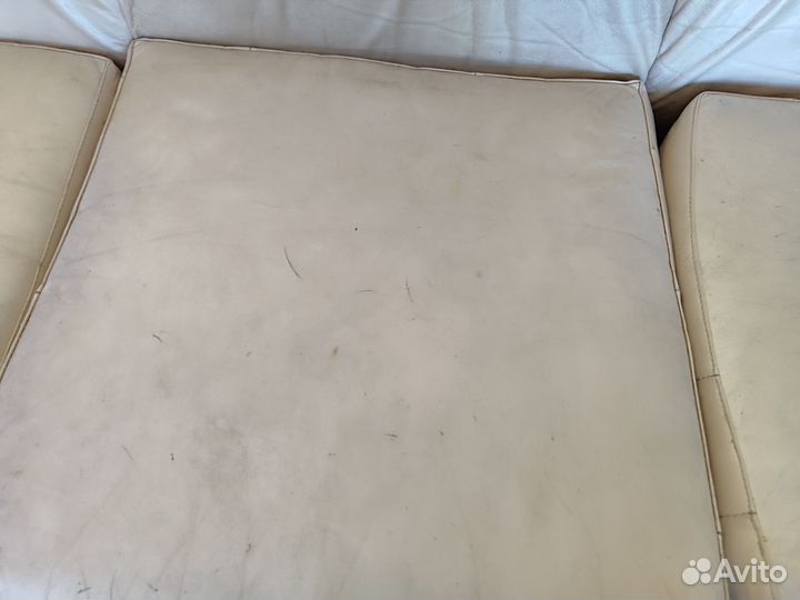 Кожаный диван и 2 кресла бу