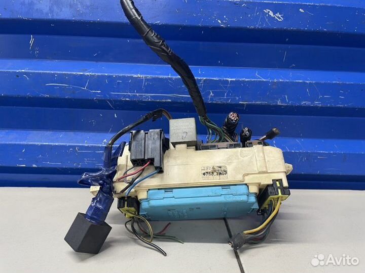 Блок предохранителей Mitsubishi Galant EA2W 2.0