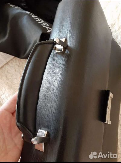 Мужской кожаный портфель Nerri Karra