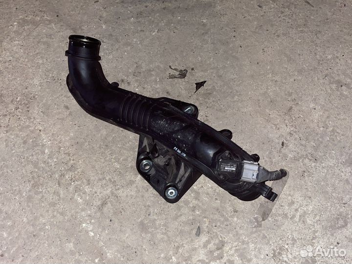 Патрубок интеркулера Audi A4 (B8)