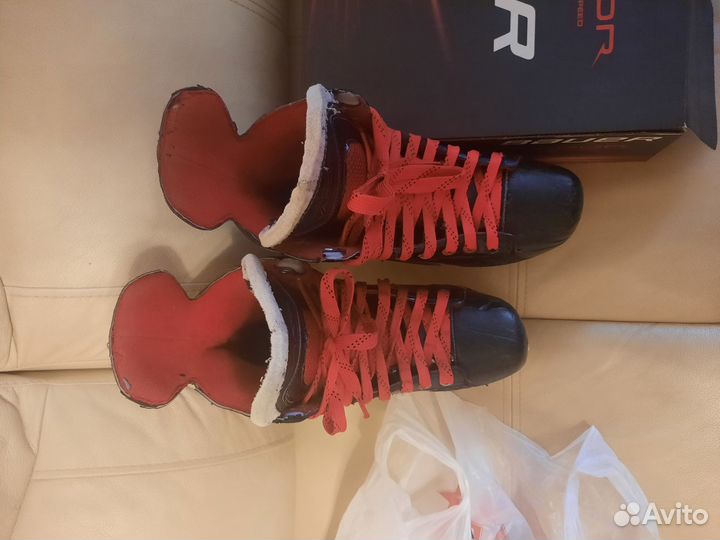 Хоккейные коньки