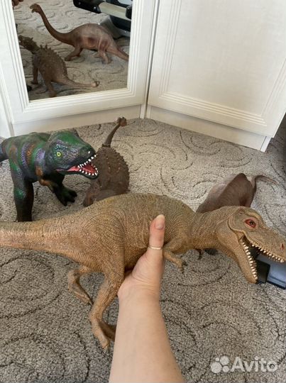 Динозавры игрушки