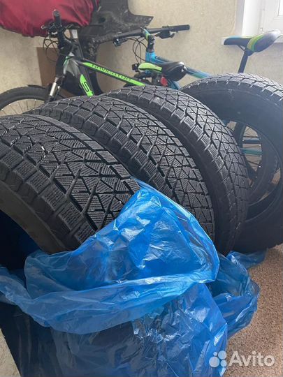 Bridgestone Blizzak DM-V2 235/65 R18