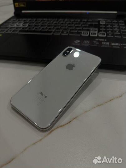 iPhone X, 64 ГБ