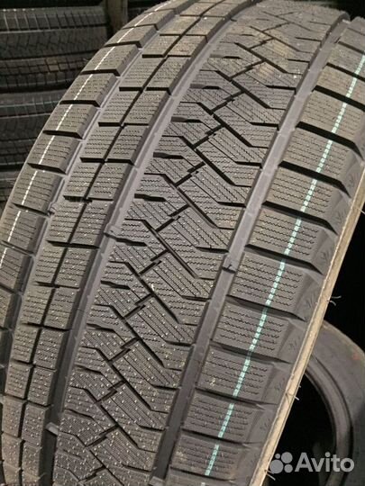 Triangle PL02 255/35 R19 96V