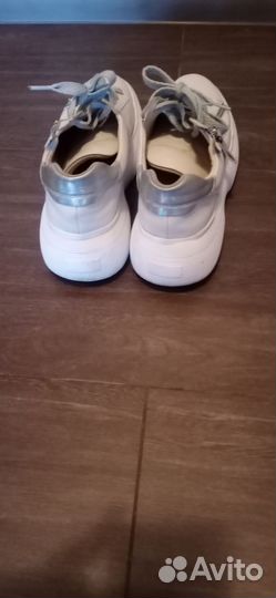Кроссовки женские 40 размер бу