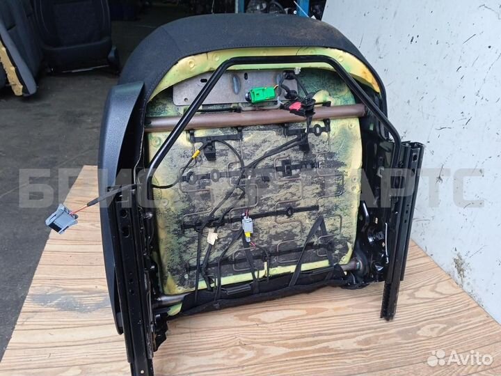 Сиденье перед правое Рено Дастер