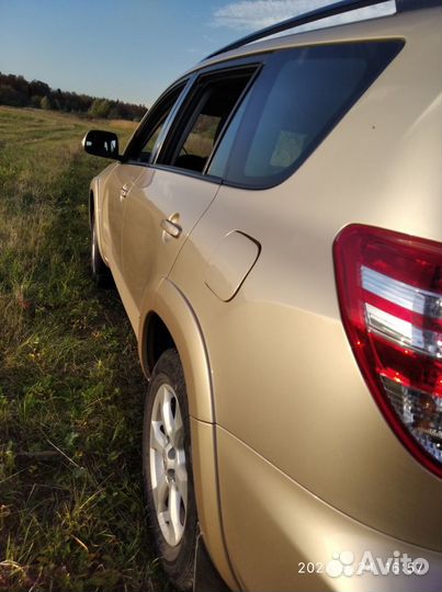 Toyota RAV4 2.4 AT, 2011, 211 000 км