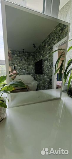 Зеркало с подсветкой для ванной