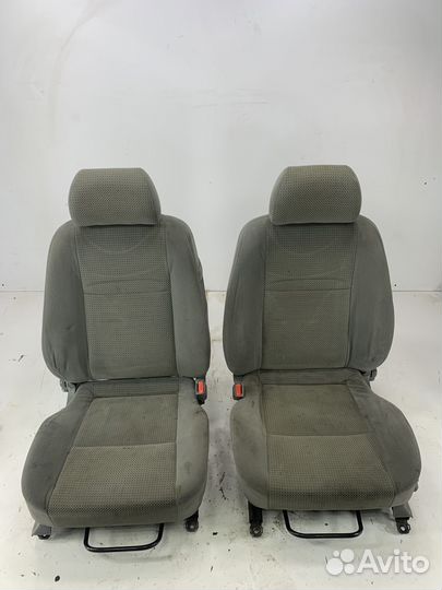 Chevrolet lacetti комплект передних сидений