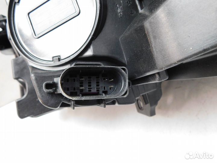 Фара правая Mercedes-Benz CLA-класс A1178206861