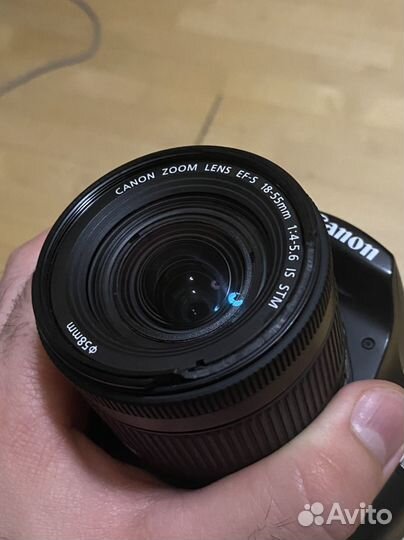 Зеркальный фотоаппарат canon 1300D