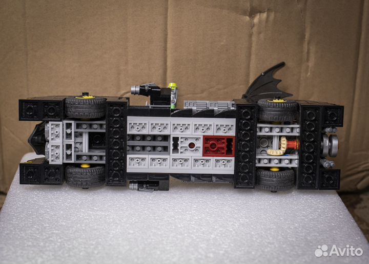 Продам конструктор lego Batmobile