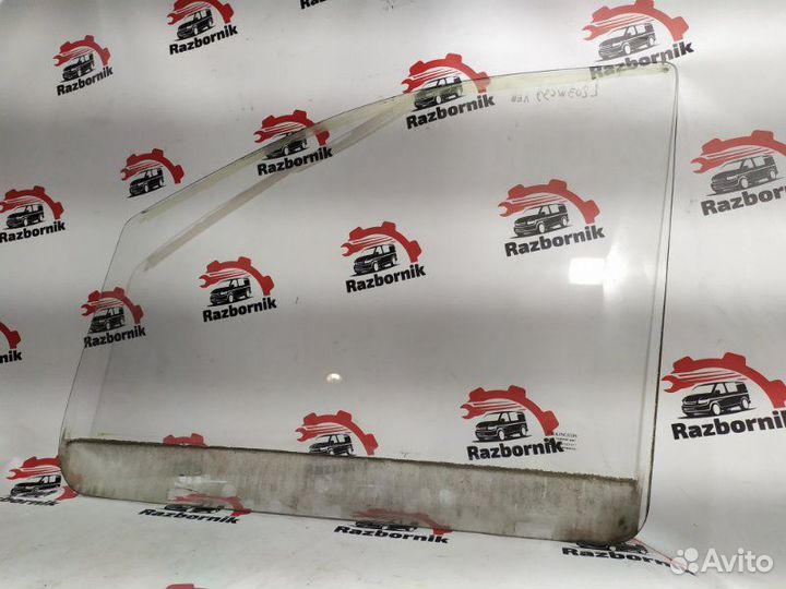 Стекло двери переднее левое Mercedes Vito W639