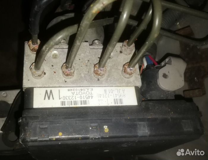 Блок абс Toyota Corolla 120