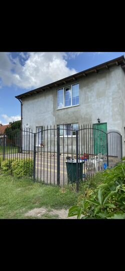 3-к. квартира, 90 м², 1/1 эт.