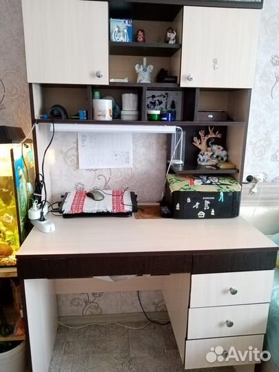 Письменный стол