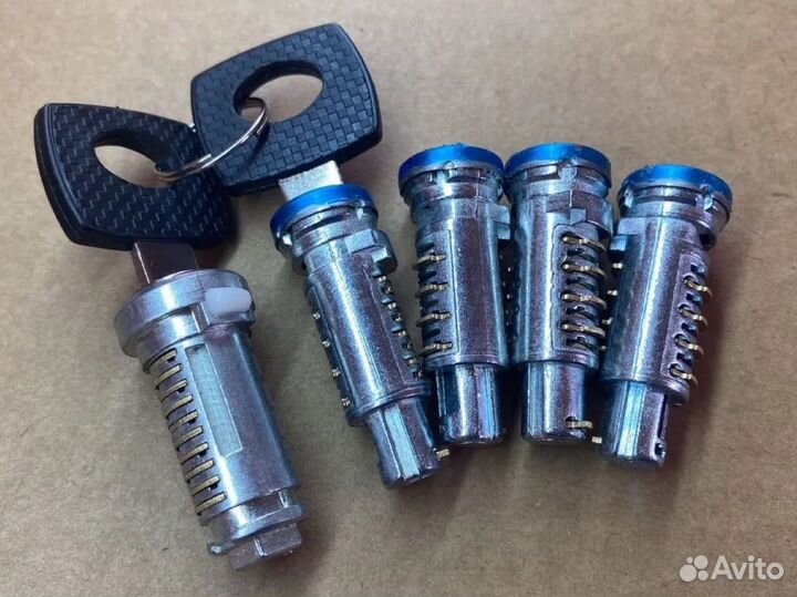 Личинки дверей и зажигания Sprinter, Vito W638, LT