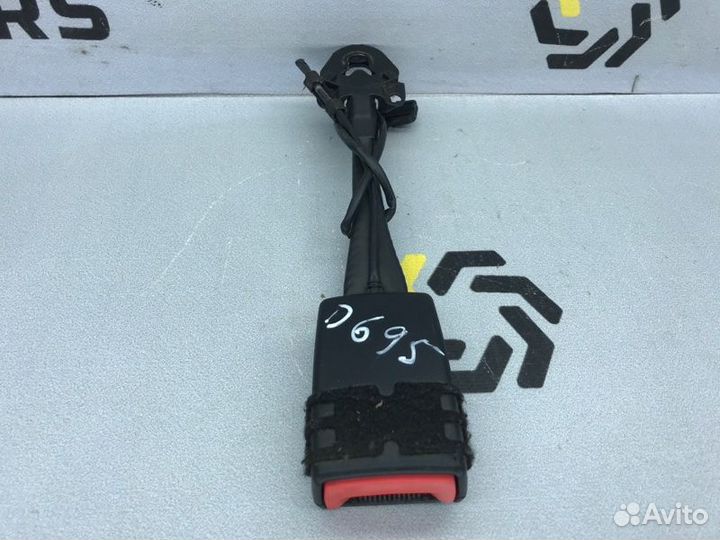 Преднатяжитель ремня безопасности передний Audi A4