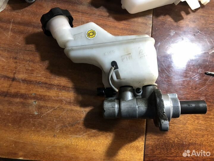 Ноавный тормозной цилиндр Kia Optima