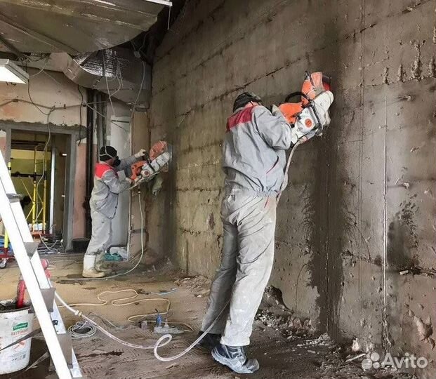 Бригада разнорабочих подсобники