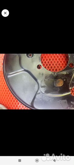 Кожух опорный, пыльник, задний правый