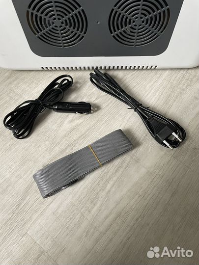 Автомобильный холодильник AVS 27 литров