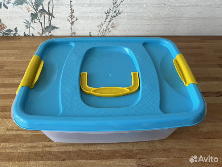 Набор посуды для пикника в контейнере