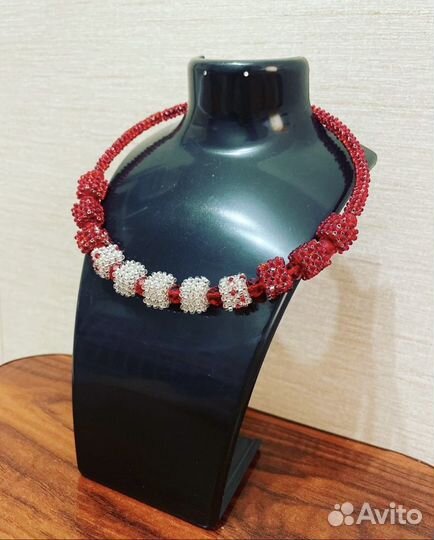 Колье из бисера