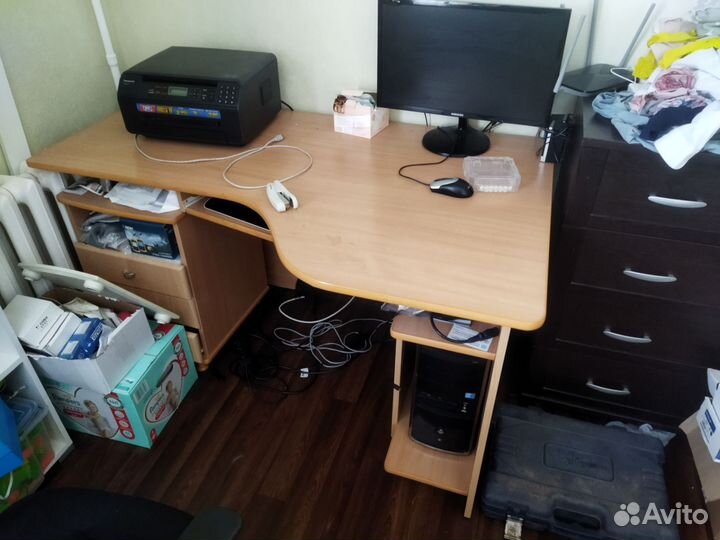 Компьютерный стол