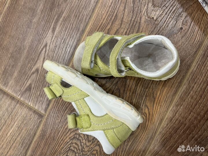 Сандалии для девочки