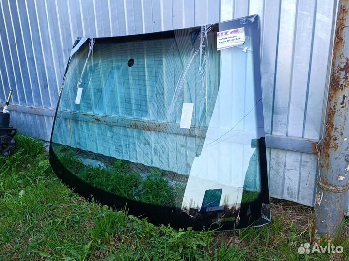 Лобовое стекло Пассат Б5