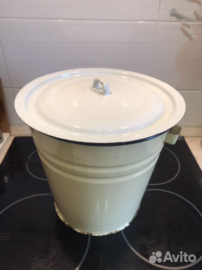 Эмалированное ведро