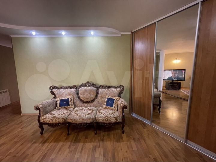 2-к. квартира, 56 м², 2/8 эт.