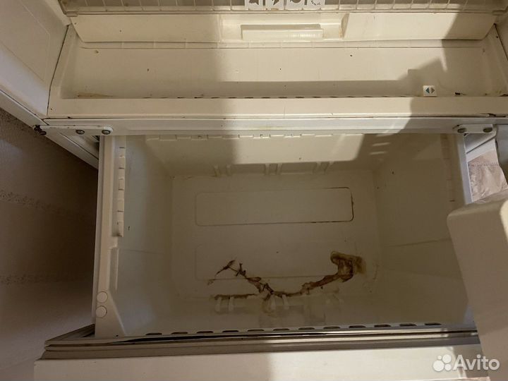 Холодильник Stinol-104 на запчасти