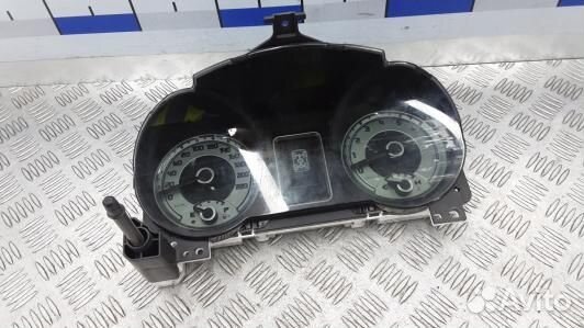 Щиток приборов mitsubishi pajero 4 (1DN12IT01)