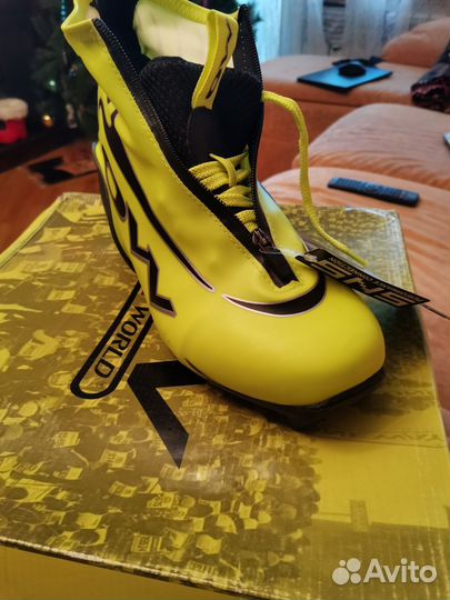 Лыжные ботинки