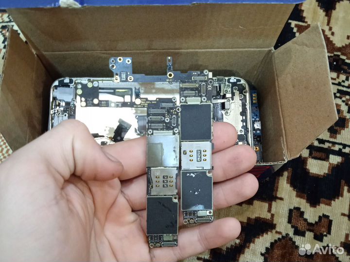 Запчасти на iPhone 6-6s