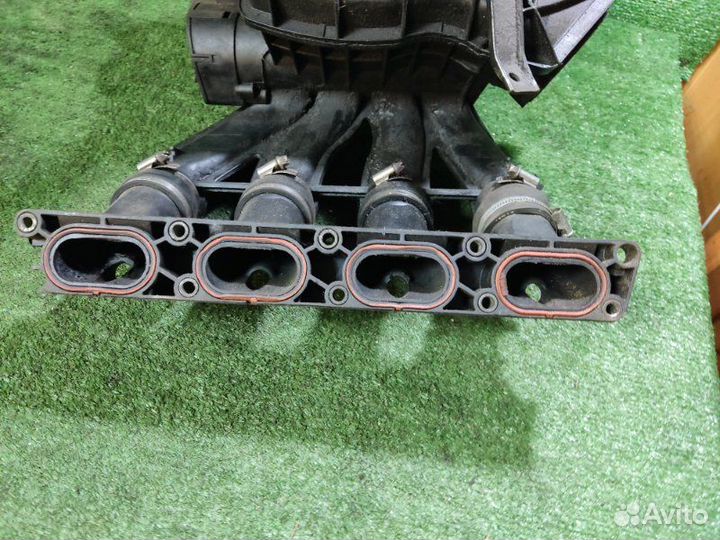 Впускной коллектор Volkswagen Passat B5