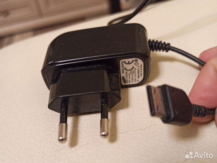 Зарядные устройства для мобильных телефонов и блок