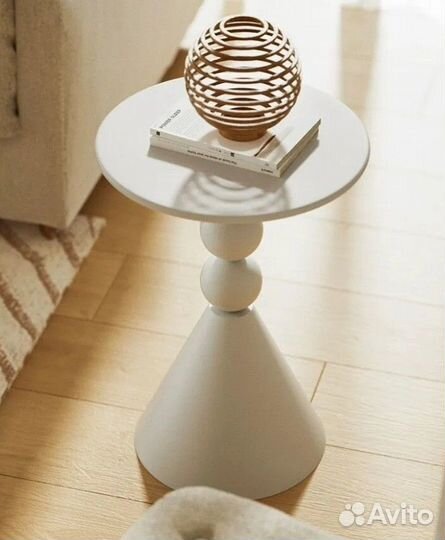 Журнальный столик