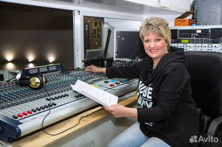 Ведущая торжеств Наталья