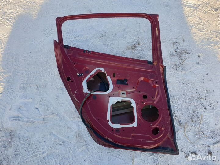 Дверь задняя левая Renault Megane 3 меган хэтчбэк