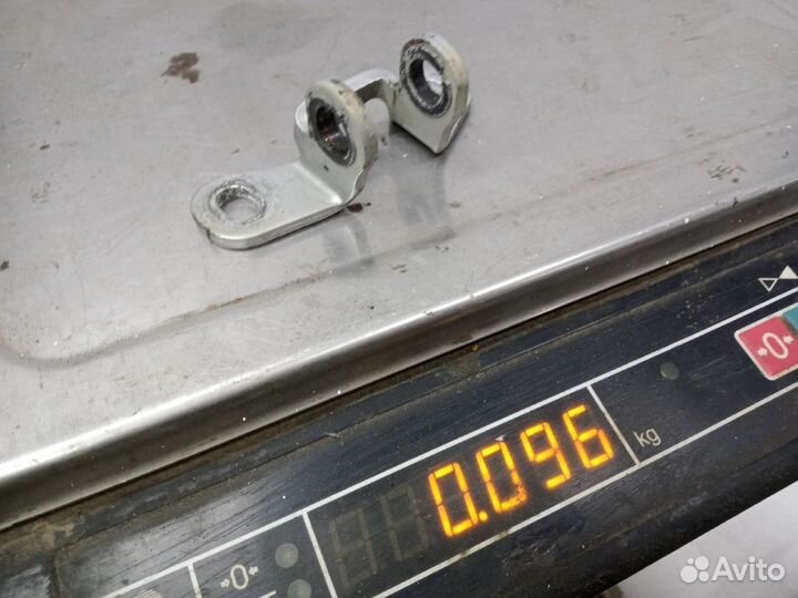 Петля двери skoda roomster Передняя/задняя, верхняя левая