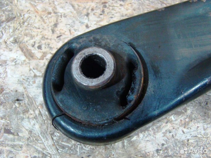 Peugeot 4007 Рычаг передний правый