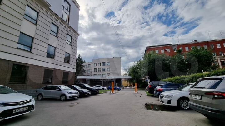 Этаж в бизнес-центре ст.метро Театральная