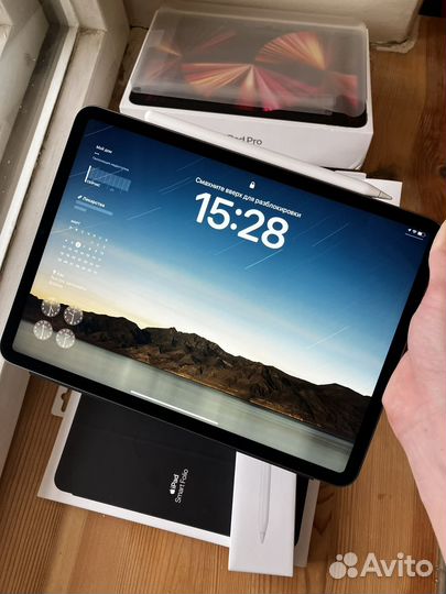 iPad Pro 11' M1 256GB + Apple SMART Folio