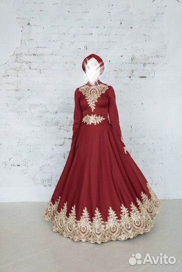 Платье на никах